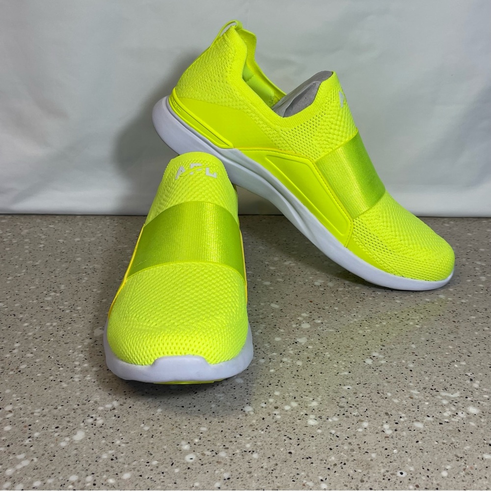 Men's APL Athletic Propulsion Labs TechLoom Bliss Size 11.5 New in Box Yellow/Wh